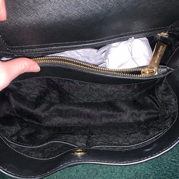 Michael Kors purse - Picture 6 of 7